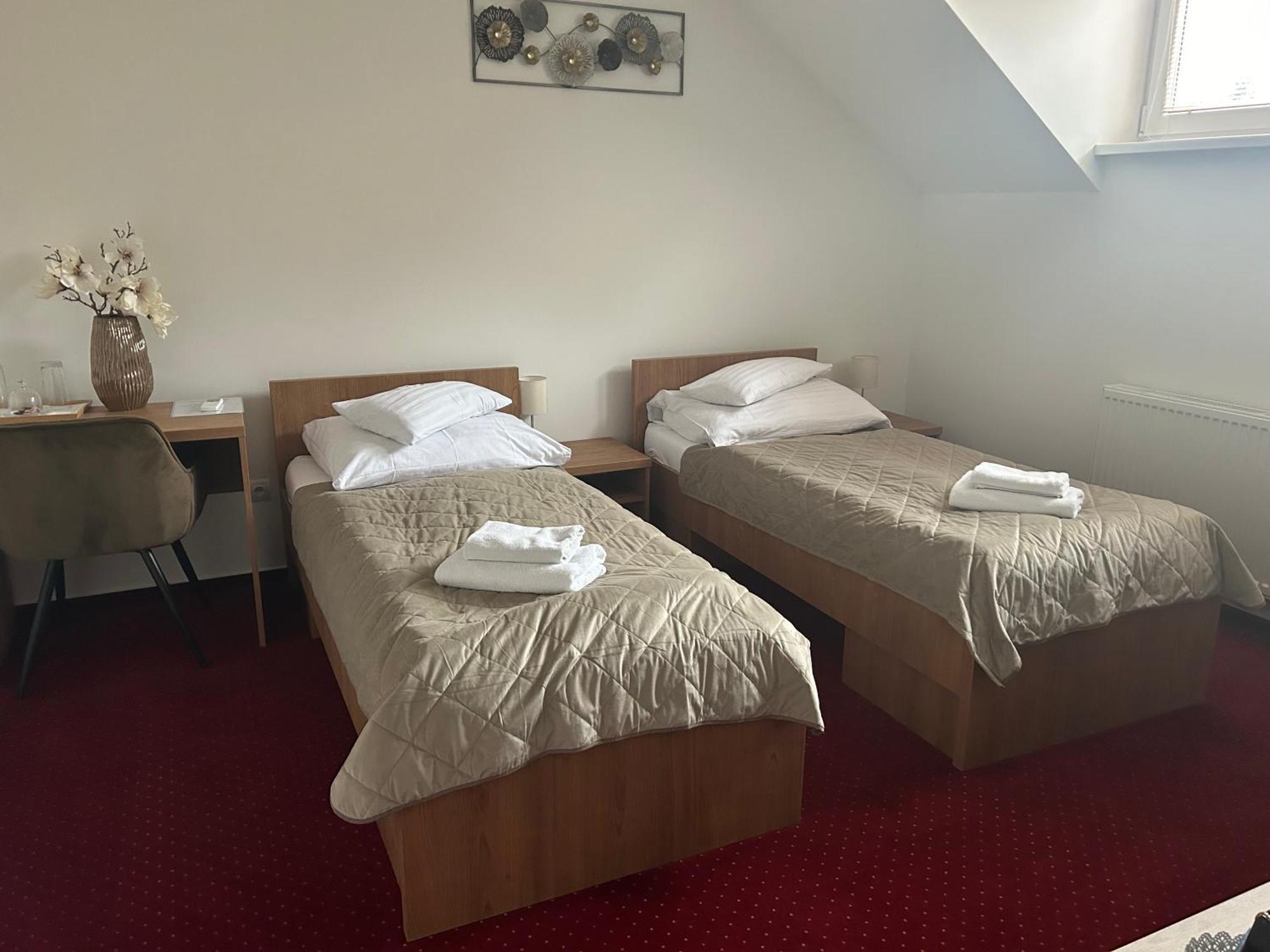 Hotel Evan U Hoffera Topoľčany Dış mekan fotoğraf