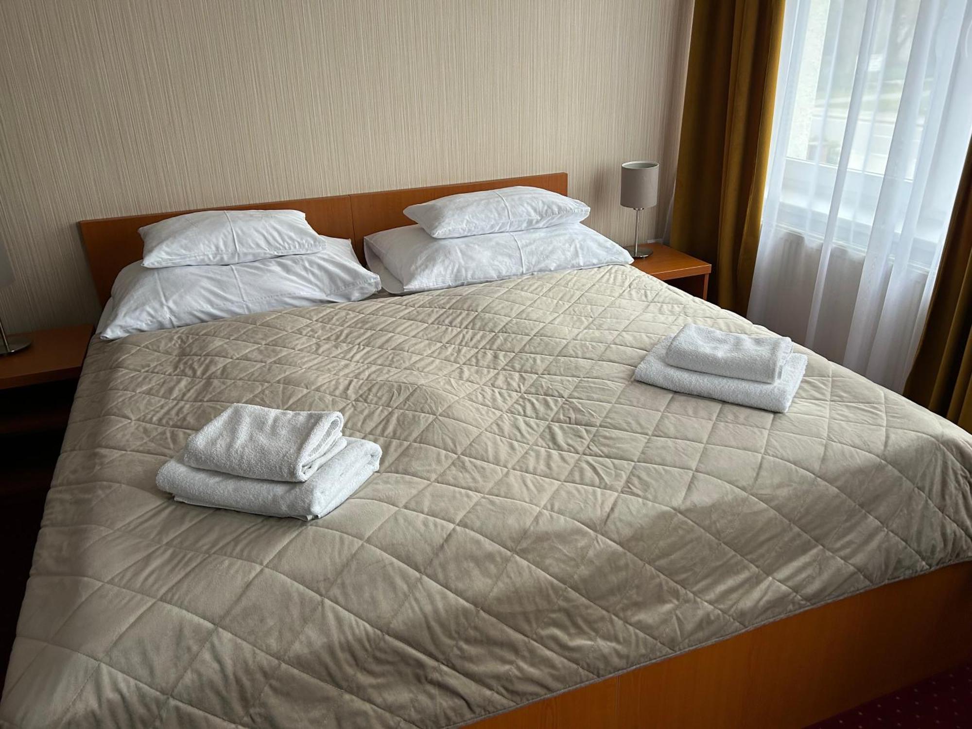 Hotel Evan U Hoffera Topoľčany Dış mekan fotoğraf