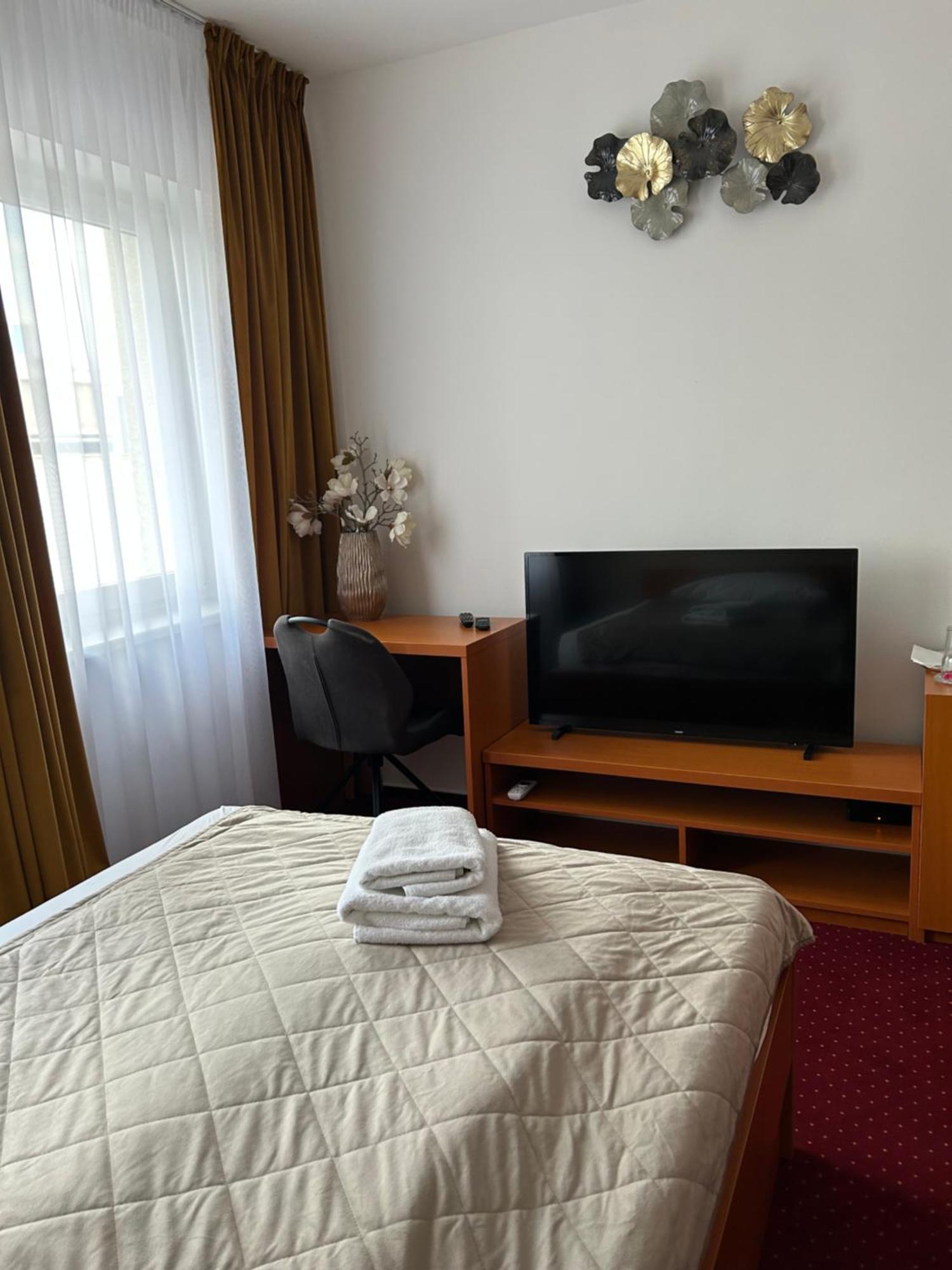 Hotel Evan U Hoffera Topoľčany Dış mekan fotoğraf