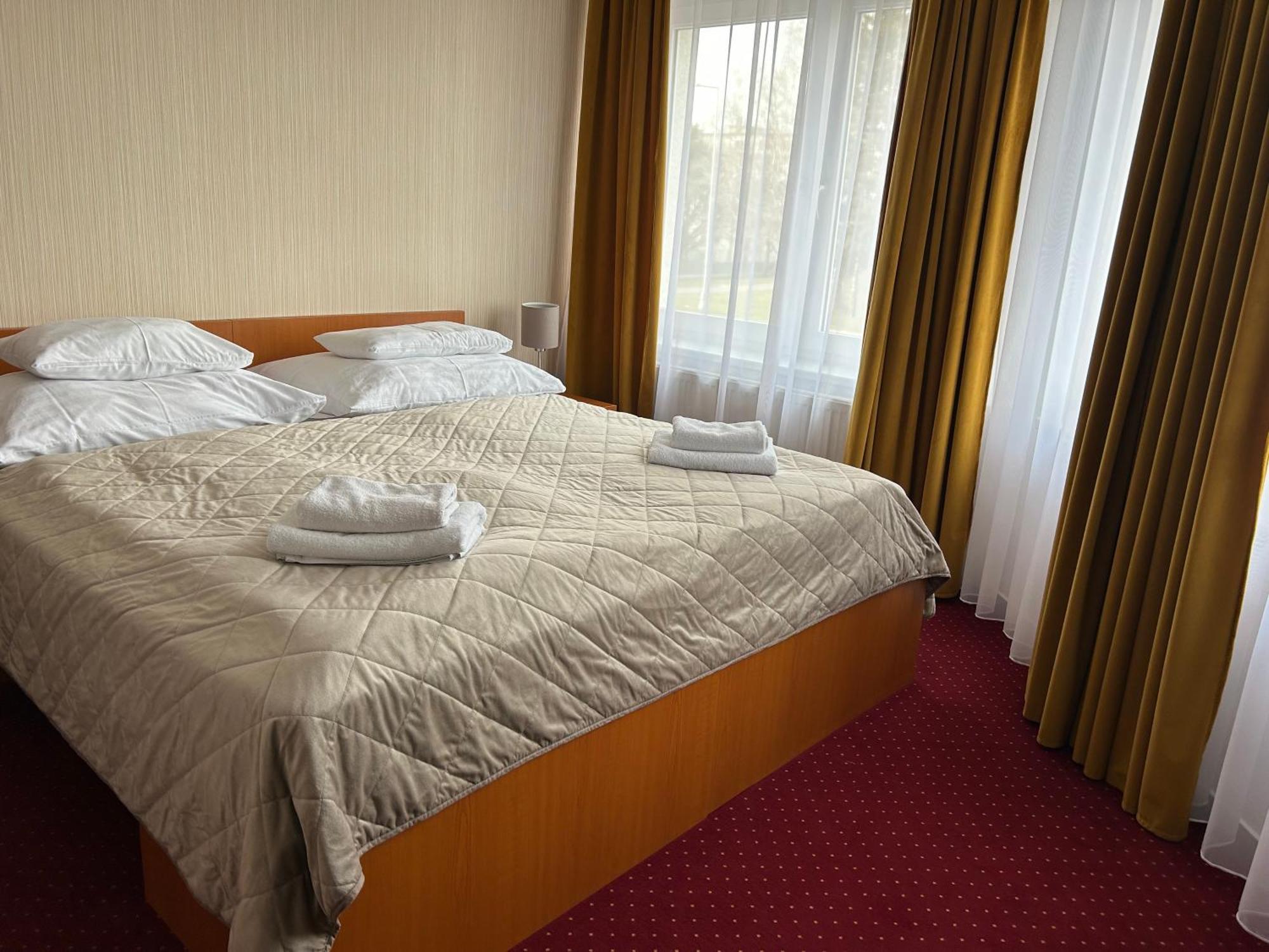 Hotel Evan U Hoffera Topoľčany Dış mekan fotoğraf