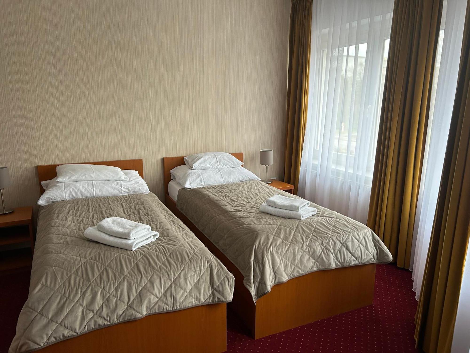 Hotel Evan U Hoffera Topoľčany Dış mekan fotoğraf